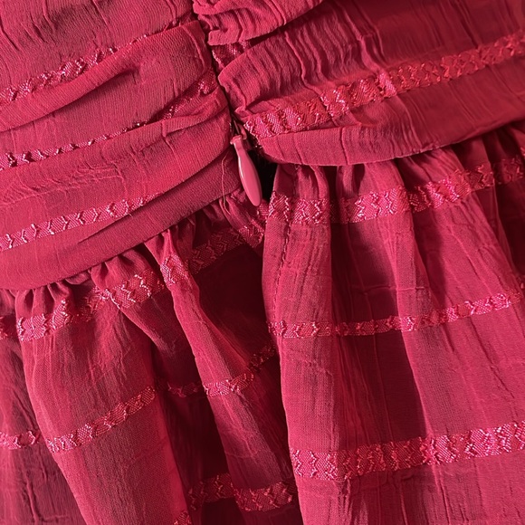 Burgundy top - Picture 4 of 5